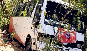 यात्रियों से भरी बस खाई में गिरी, बस में सवार 23 यात्रियों की मृत्यु