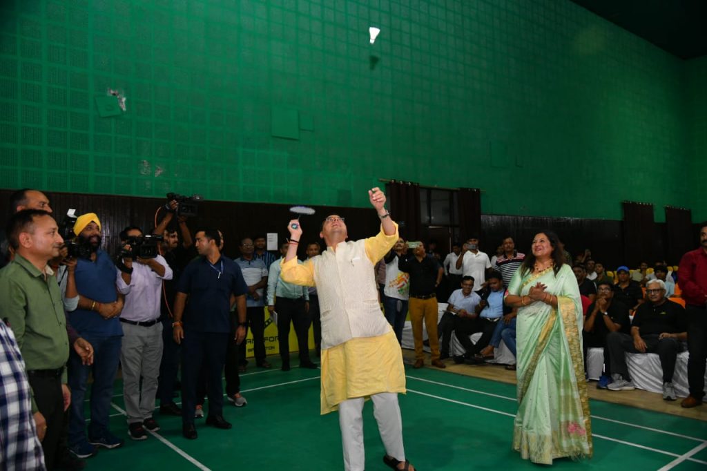 मुख्यमंत्री पुष्कर सिंह ने बहुउद्देशीय क्रीडा भवन में आयोजित बैडमिंटन प्रतियोगिता’ का किया शुभारंभ