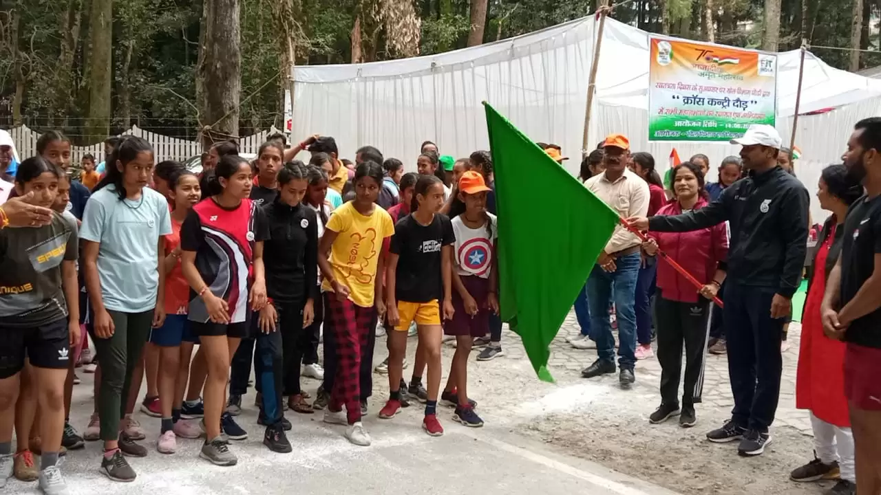 खेल विभाग द्वारा कंडोलिया से देवप्रयाग मार्ग पर मैराथन दौड़ का किया गया आयोजन