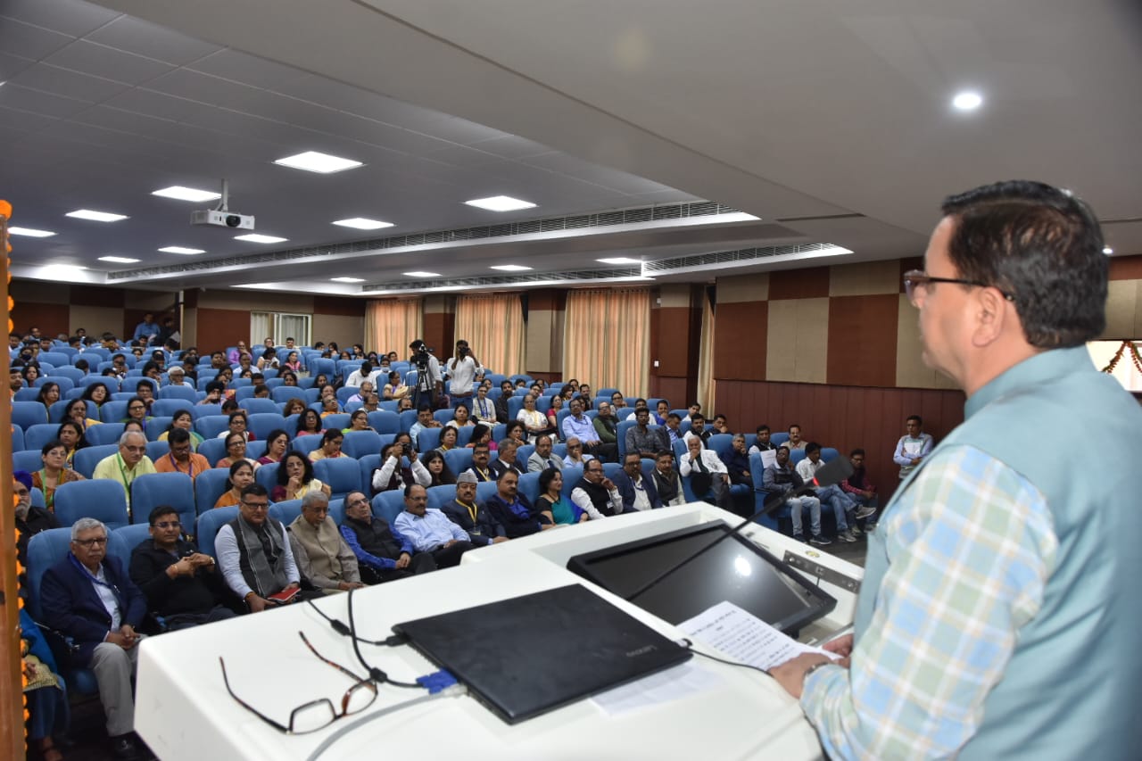 मुख्यमंत्री पुष्कर सिंह धामी ने स्वामी राम हिमालय विश्व विद्यालय में चिकित्सा शिक्षा पर 13वें राष्ट्रीय सम्मेलन में किया प्रतिभाग