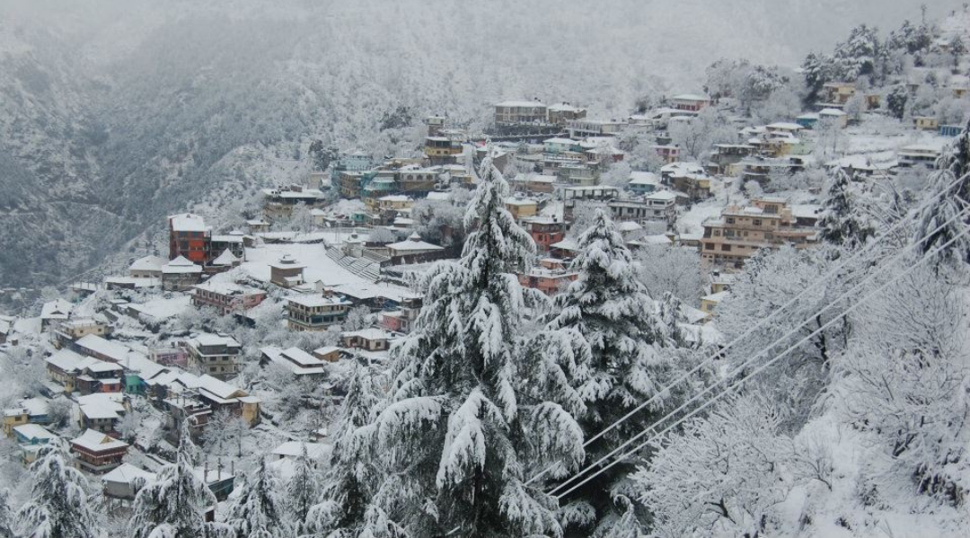 उत्तराखंड में उच्च हिमालयी क्षेत्रों में लगातार दूसरे दिन भी हिमपात