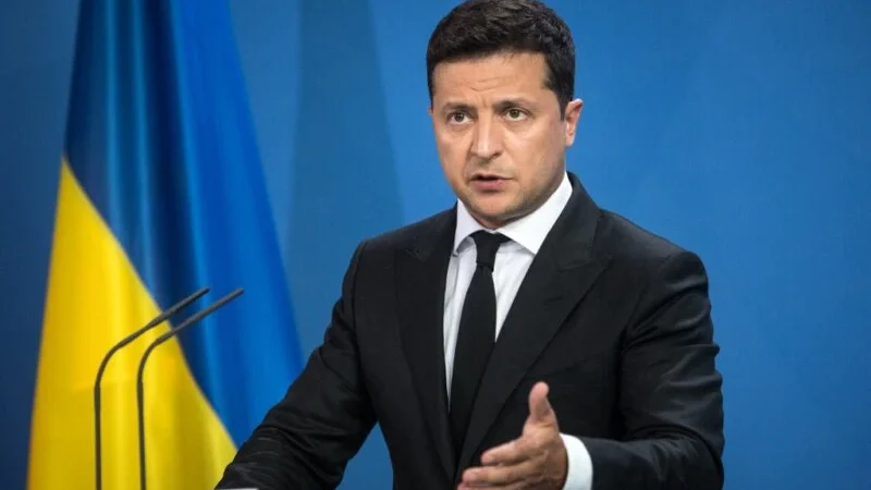 यूक्रेन के राष्ट्रपति वोलोदिमीर जेलेंस्की रूस के साथ शांति समझौता करने के एलन मस्क के प्रस्ताव पर भड़क
