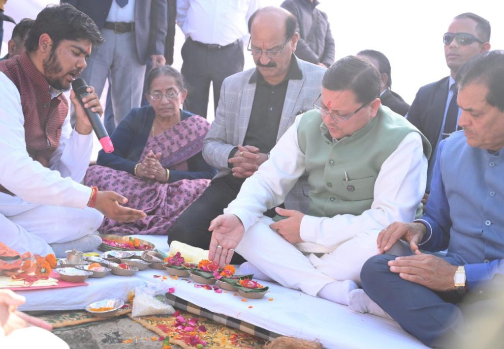 मुख्यमंत्री पुष्कर सिंह धामी ने विधानसभा क्षेत्र राजपुर के अन्तर्गत विभिन्न विकास योजनाओं का किया शिलान्यास एवं लोकार्पण