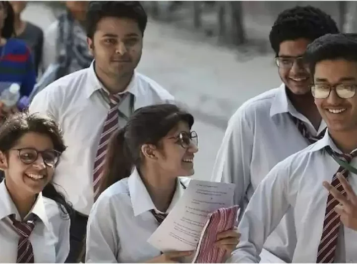 उत्‍तराखंड बोर्ड में दसवीं एवं बारहवीं की परीक्षा में टॉप करने वाले विद्यार्थियों को दिया जाएगा 25 हजार रुपये का नगद पुरस्कार