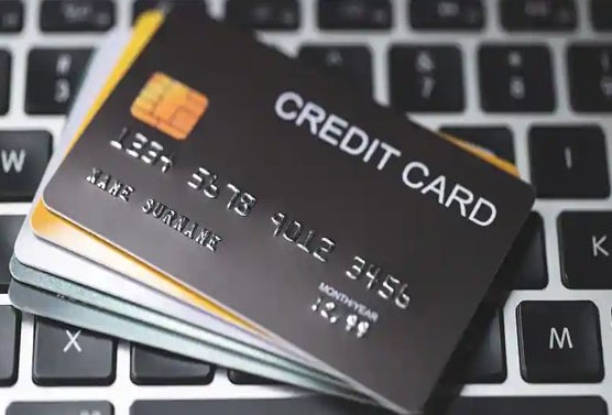 क्रेडिट कार्ड से रेंट भरने पर अब लगेगा एक्सट्रा चार्ज, इस बैंक ने ग्राहकों को दिया बड़ा झटका