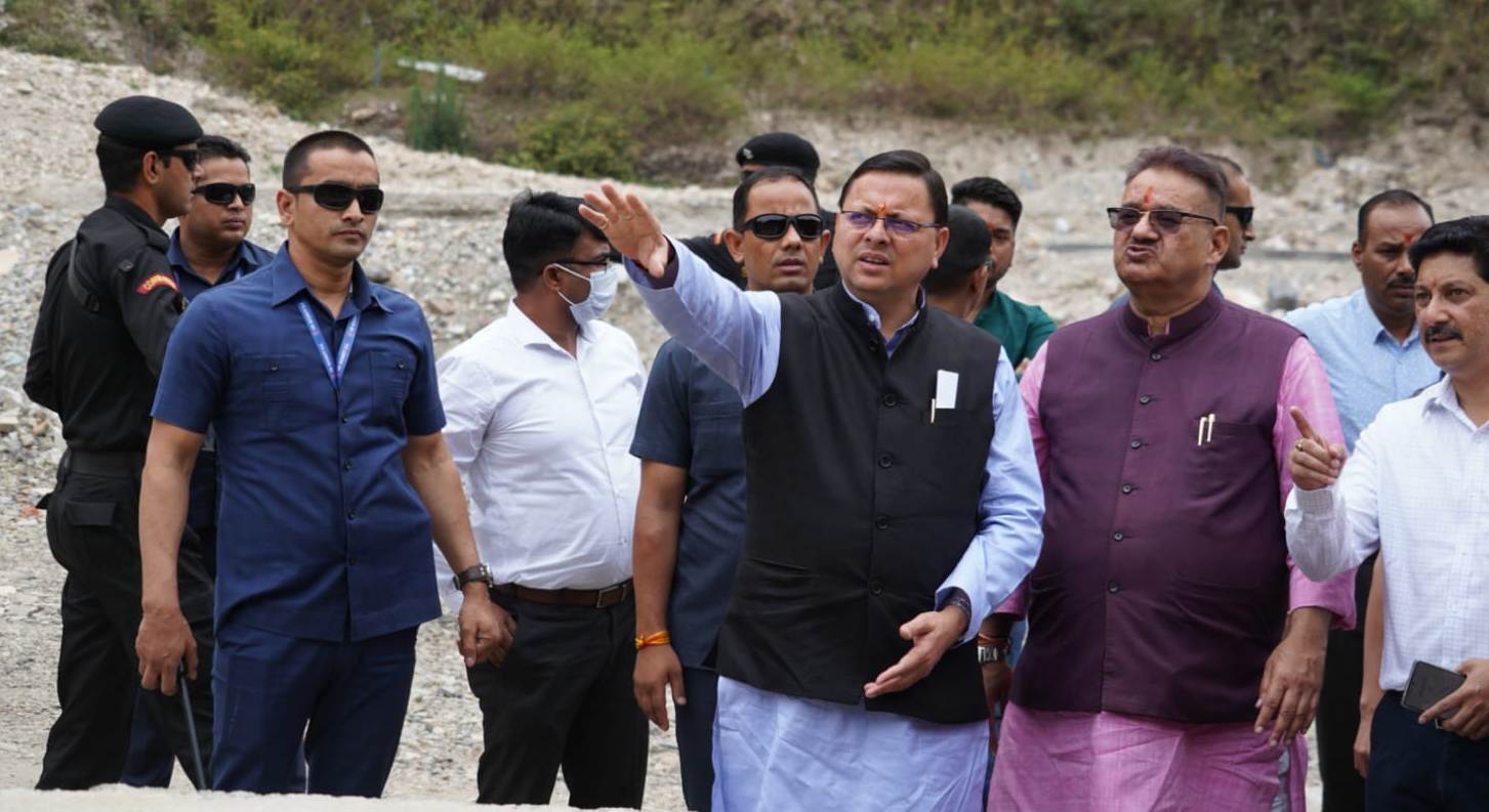 मुख्यमंत्री पुष्कर सिंह धामी ने मालदेवता प्राकृतिक आपदा प्रभावित क्षेत्र में चल रहे राहत कार्यों का किया निरीक्षण