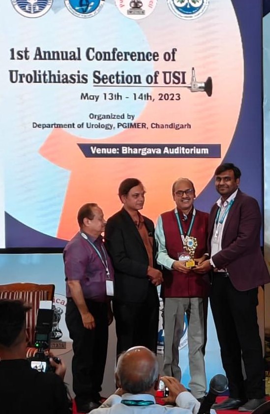 श्री महंत इन्दिरेश अस्पताल के यूरोलॉजी विभाग के डॉक्टर को राष्ट्रीय कॉन्फ्रेंस में प्रथम पुरस्कार