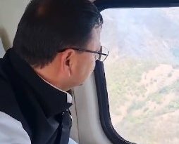 मुख्यमंत्री ने वनाग्नि से प्रभावित क्षेत्रों का हवाई सर्वेक्षण कर लिया स्थिति का जायजा