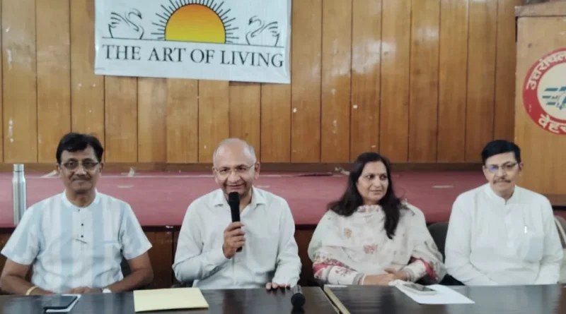 “मजबूत मन कमजोर शरीर को भी संभाल सकता है”: विश्व मानसिक स्वास्थ्य दिवस पर देहरादून में मीडिया कर्मियों के लिए आर्ट ऑफ लिविंग का विशेष ध्यान सत्र